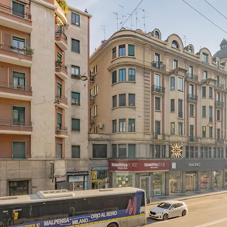 Guesthost - Cosy Milano- Buenos Aires & Loreto アパート ミラノ